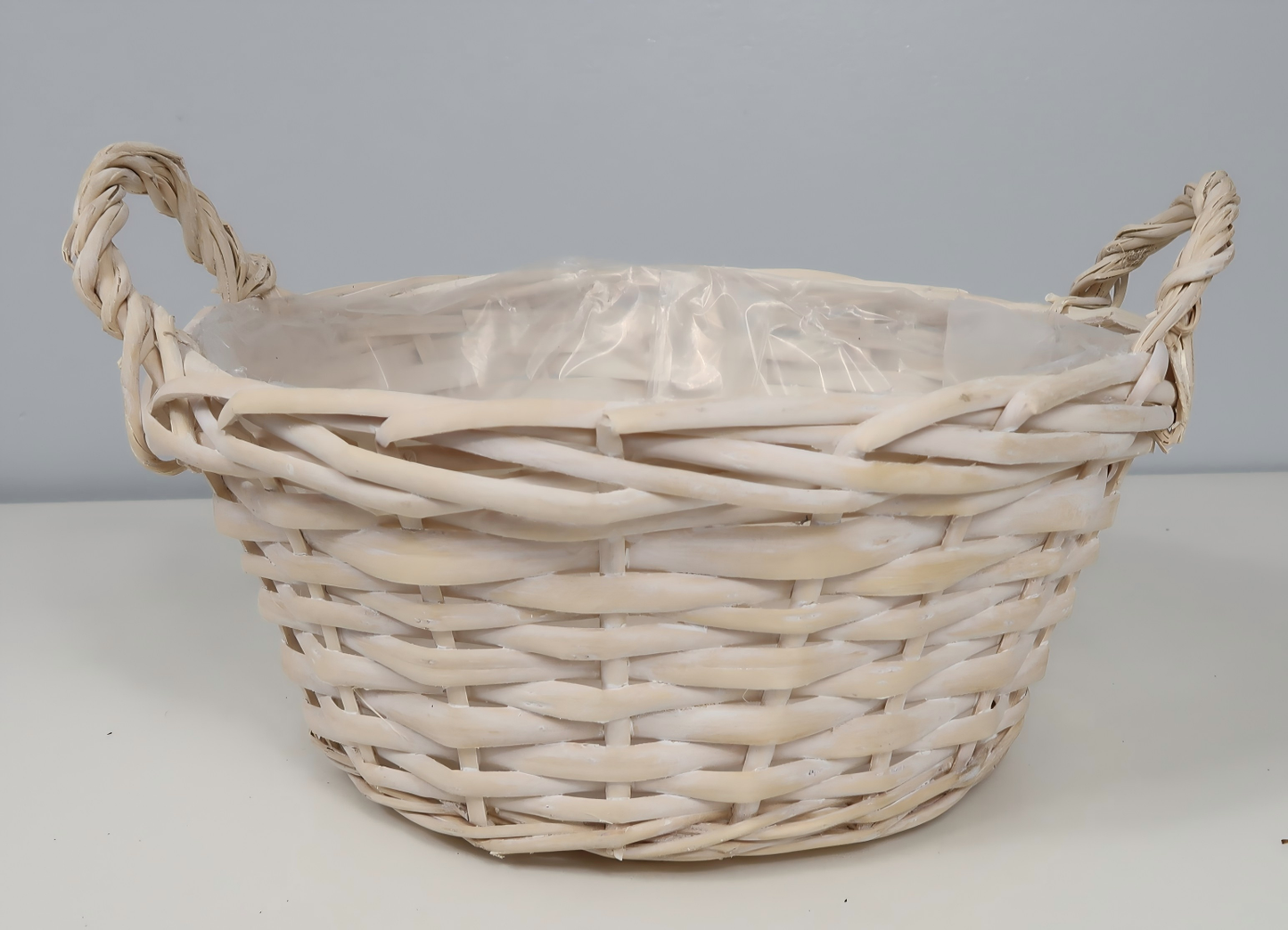 Wholesale Round Wicker Basket w/ Handle, w/ Plastic Liner